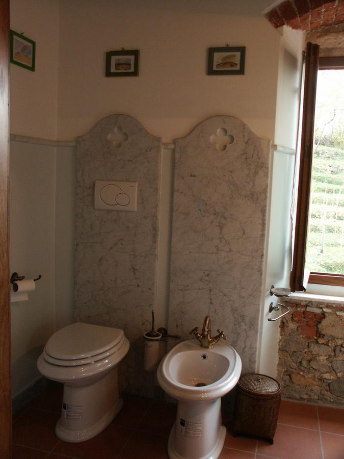Galleria Ars Apua Bed & Breakfast Carrara Exterior photo