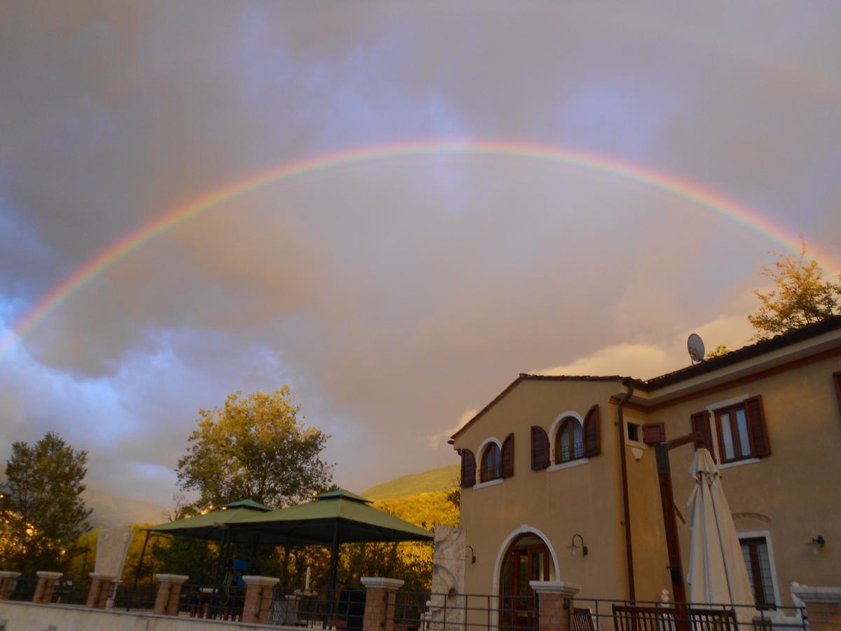 Galleria Ars Apua Bed & Breakfast Carrara Exterior photo
